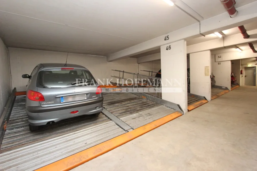 Stellplatzansicht - Garage/Stellplatz kaufen in Hamburg - Zwei vermietete Duplex-Tiefgaragenstellplätze in Hamburg-Lokstedt