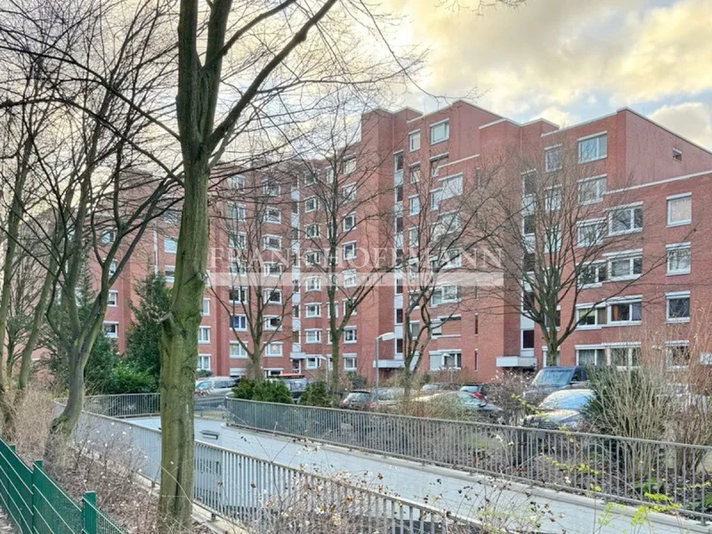 Außenansicht - Wohnung mieten in Hamburg - Sanierte & Moderne - 3 Zimmer Erdgeschosswohnung mit Garten in Hamburg-Stellingen