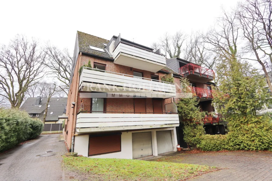 Hausansicht - Wohnung kaufen in Hamburg - 2-Zimmer Wohnung mit Fußbodenheizung und Stellplatz in Hamburg-Schnelsen