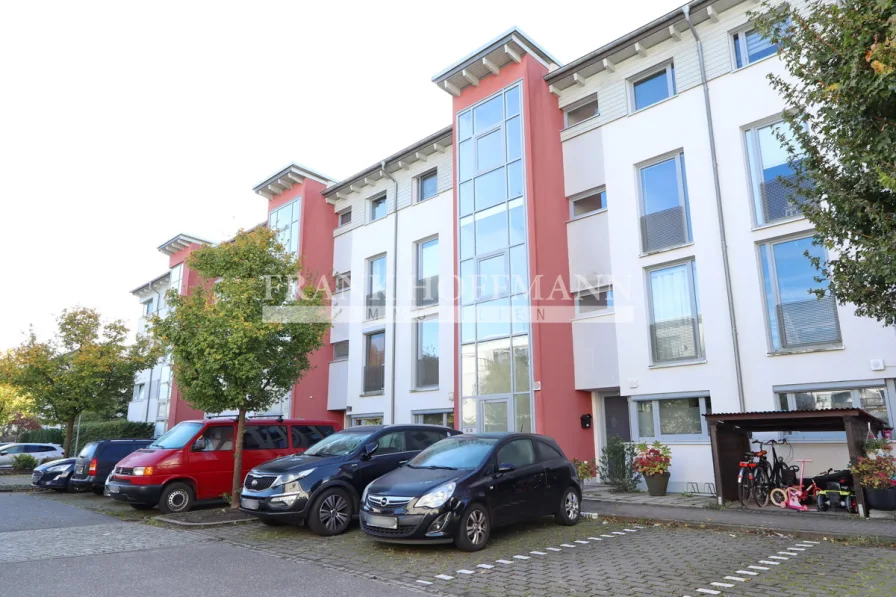 Außenansicht - Wohnung kaufen in Hamburg - 4-Zimmer-Maisonettewohnung mit Dachterrasse in Hamburg-Langenhorn