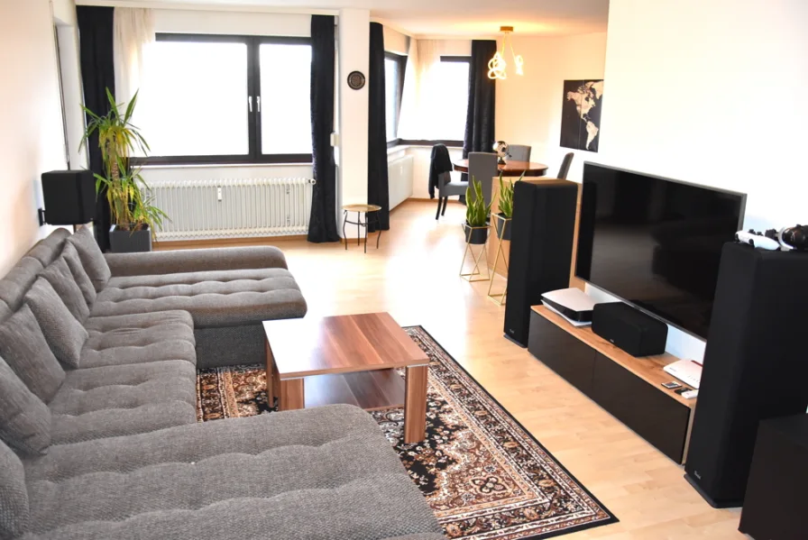 Wohnen und Essen - Wohnung kaufen in Weil der Stadt - **Tolle 2,5-Zimmer-Whg. mit Balkon und Garage**Wohnen in ruhiger Lage von Weil der Stadt**