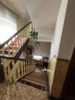 Treppe zum Dachboden - Haus kaufen in Doberlug-Kirchhain - Kleines Haus am Stadtrand