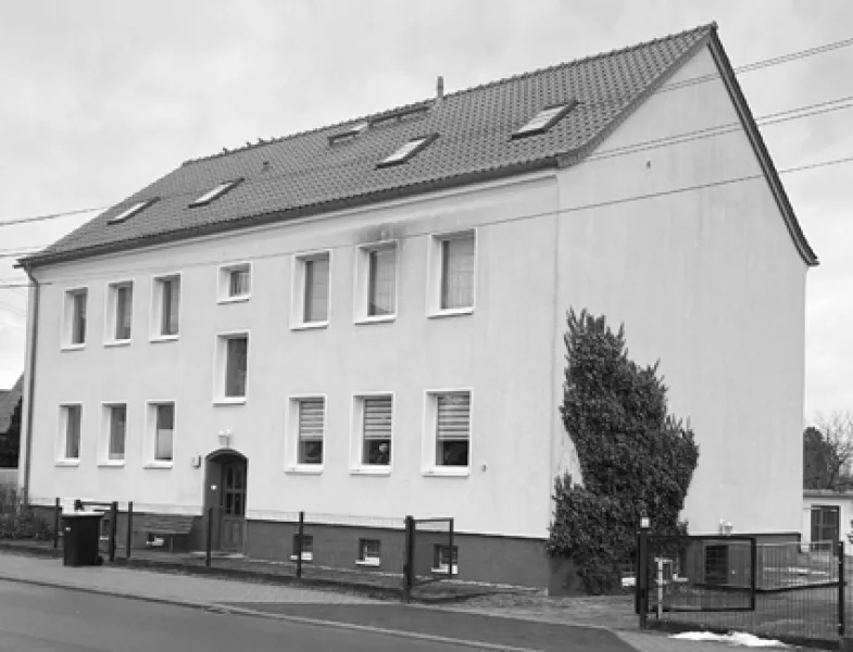 Straßenansicht - Zinshaus/Renditeobjekt kaufen in Rückersdorf - Vermietetes Mehrfamilienhaus als Kapitalanlage