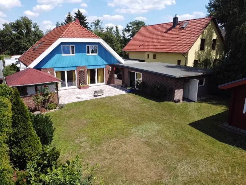 Gartenansicht  - Haus kaufen in Teltow - Ruhiges Wohnen zwischen Potsdam & Berlin: Großzügiges Haus mit Südwest-Garten