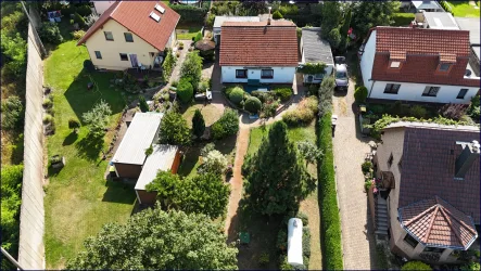 Grundstück von oben - Grundstück kaufen in Berlin - Baugrundstück mit kleinem Bungalow: Option für 1-2 Neubauten in attraktiver Lage