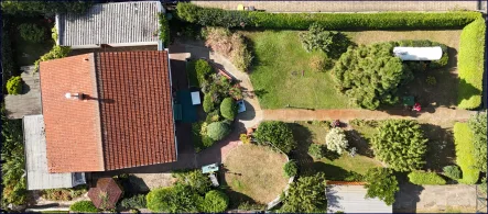 Grundstück - Haus kaufen in Berlin - Teilbares Baugrundstück mit kleinem Bungalow: Option für 1-2 Neubauten in attraktiver Lage