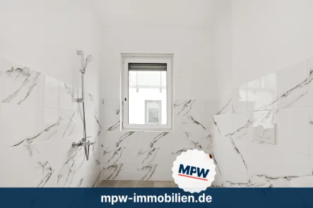 Badbeispiel Wohnung 7 - Wohnung kaufen in Berlin - Ebenerdig mit Tiefgarage