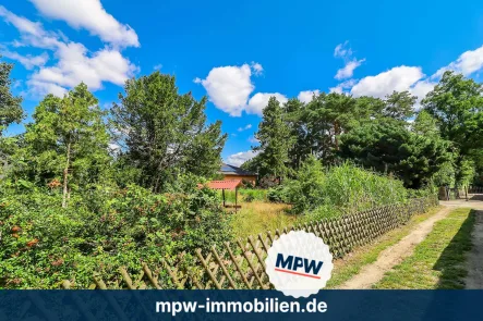 Blick über das Grundstück - Grundstück kaufen in Berlin - Südwest-Showdown in Bohnsdorf: Hier scheint die Sonne am längsten!