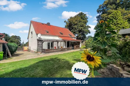 Hausrückansicht - Haus kaufen in Bad Freienwalde (Oder) - Grünes Paradies gesucht? Großer Garten & viel Platz für kreative Ideen!