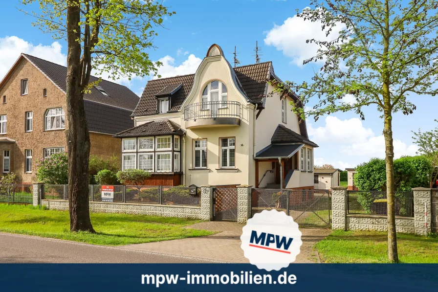 Hausansicht - Haus kaufen in Werneuchen - Ihr neues Zuhause mit Feldblick inklusive