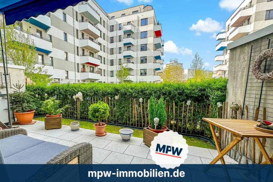 Terrasse - Wohnung kaufen in Berlin - Doppeltes Vergnügen: großzügige Wohnung mit Terrasse und Garten