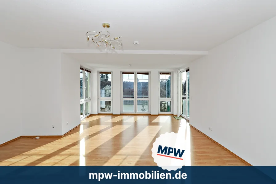 Wohnzimmer - Wohnung kaufen in Schöneiche bei Berlin - Balkonien - Ihr persönlicher Rückzugsort an der Hauptstadtschwelle