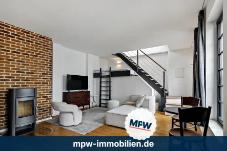 Wohn- und Schlafzimmer - Wohnung mieten in Berlin - Altbau meets Moderne: Möblierte Wohnung mit Dachterrasse für zeitgemäßen Lifestyle