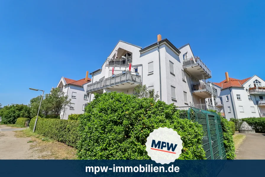 Hausansicht - Wohnung kaufen in Berlin - Kapitalanlage! Grün, grüner, Grünau