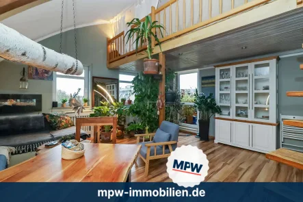 Wohn- und Schlafbereich - Wohnung kaufen in Berlin - Investmentglanzstück über den Dächern: Stilvolle Galerie-Wohnung mit Balkon