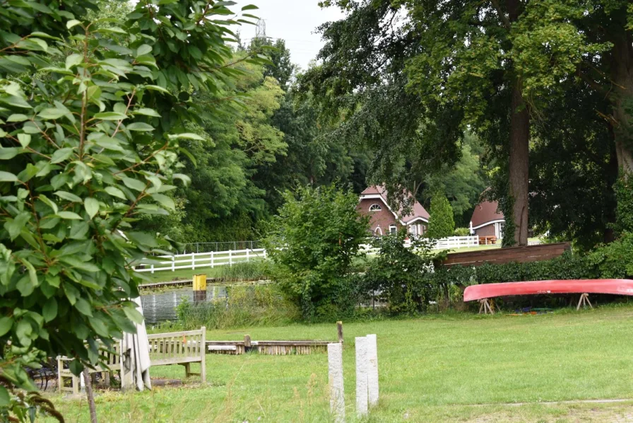 Im Innenhof am Wasser  - Büro/Praxis mieten in Woltersdorf - Am Wasser + TESLA NAH - Ihre neuen Gewerberäume?!Rüdersdorfer Straße 65