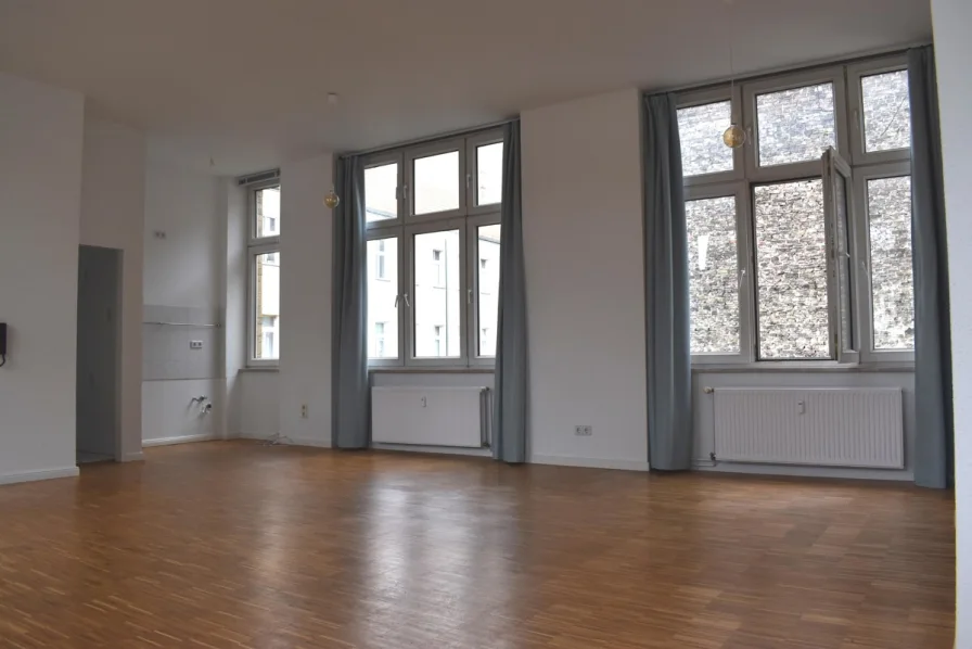 Ostseite - Büro/Praxis mieten in Berlin - Alt-Tempelhof um die Ecke - Ihr neuer Arbeitsplatz? helle Fabriketage,ruhig + außergewöhnlich!