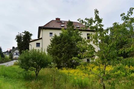 Im Garten - Parkplätze - Büro/Praxis mieten in Woltersdorf - Mit Boot zur Arbeit? Geht!Woltersdorf Ihre neuen Gewerberäume?!Rüdersdorfer Straße 65