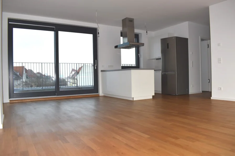 Blick auf Küche und Essplatz - Wohnung mieten in Berlin - Hoher Wohlfühlfaktor in NB-Terrassenwhg. von 2017Bayr. Platz + Berl. Str. Nähe!