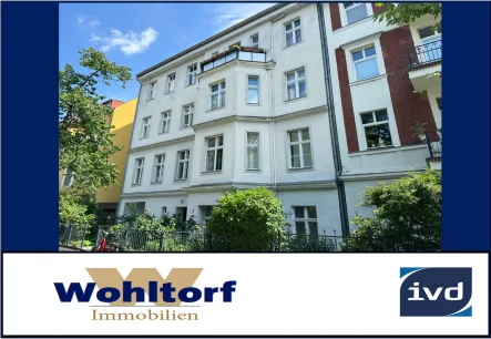 Repräsentatives Mehrfamilienhaus - Wohnung kaufen in Berlin - Neu! Westend - Großzügige 4-Zimmer Altbauwohnung in Bestlage