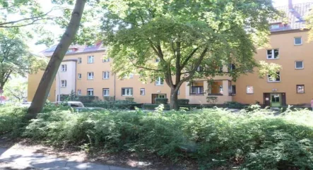 Vorderansicht - Wohnung kaufen in Berlin - Vermietete Eigentumswohnung in Berlin-Spandau