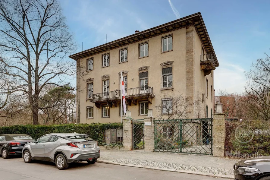 Hausansicht (2) - Wohnung kaufen in Berlin - PFINGSTBESICHTIGUNG MÖGLICH! WOHNEN DIREKT AM TIERGARTEN - HISTORISCHES BAUDENKMAL