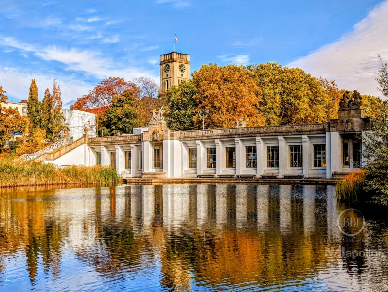 Rudolph-Wilde-Park mit Rathaus