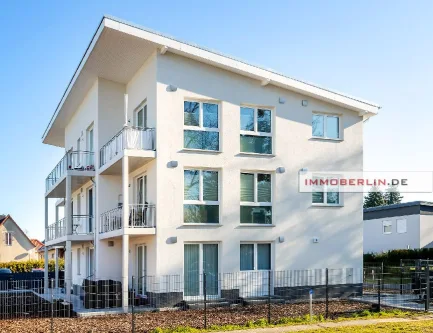 1.jpg - Haus kaufen in Fredersdorf-Vogelsdorf - IMMOBERLIN.DE - Modernes Mehrfamilienhaus in optimaler Position am Berliner Stadtrand