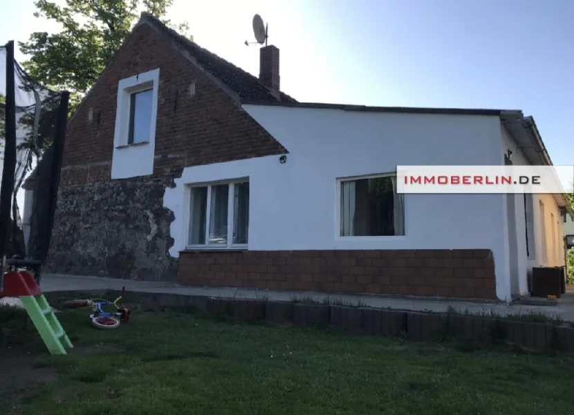 11.jpg - Haus kaufen in Sauen - IMMOBERLIN.DE - Charmantes Landhaus mit Nebengebäuden auf großem Grundstück in Traumlage