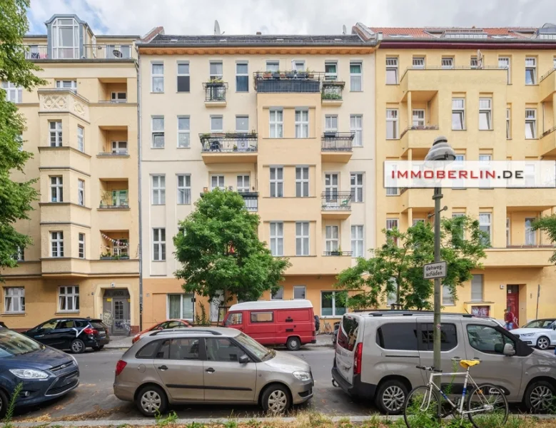 2.jpg - Wohnung kaufen in Berlin - IMMOBERLIN.DE - Stilvoll sanierte Stuck-Altbauwohnung mit Südwestbalkon in sehr ruhiger Lage beim Weichselplatz