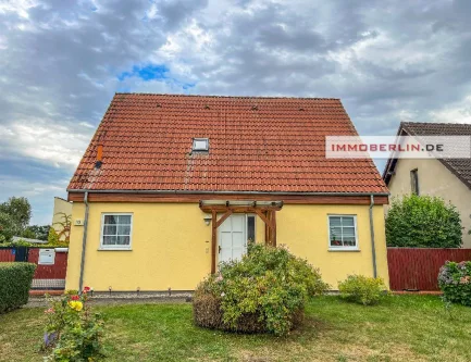 01.jpg - Haus kaufen in Oderaue - IMMOBERLIN.DE -  Zeitgemäßes Einfamilienhaus in ländlicher Lage nahe Bad Freienwalde 