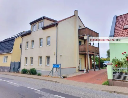 1.jpg - Zinshaus/Renditeobjekt kaufen in Oberkrämer - IMMOBERLIN.DE - Kernsaniertes Mehrfamilienhaus in angenehmer Lage