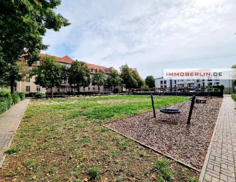 03.jpg - Wohnung kaufen in Berlin - IMMOBERLIN.DE - Sanierte vermietete Altbauwohnung mit Südwestbalkon oder Terrasse & Pkw-Stellplatz  