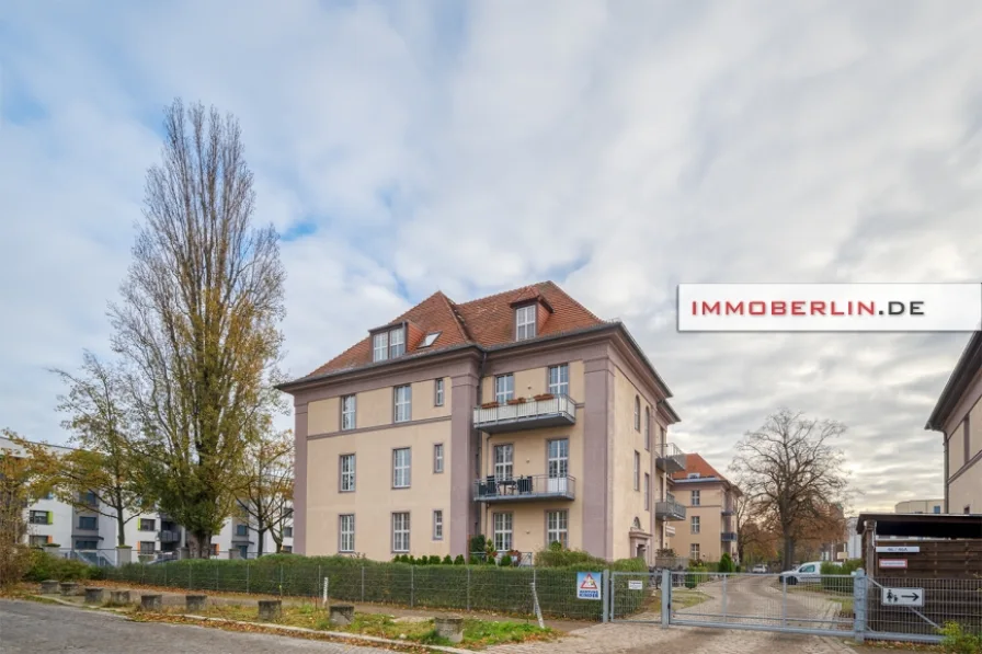 1669279498-01.jpg - Wohnung kaufen in Berlin - IMMOBERLIN.DE - Sanierte Altbauwohnung mit Südwestbalkon & Pkw-Stellplatz