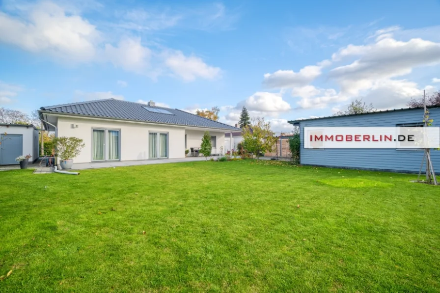 1668854324-M.jpg - Haus kaufen in Berlin - IMMOBERLIN.DE - Moderner familienfreundlicher Bungalow mit Südwestgarten