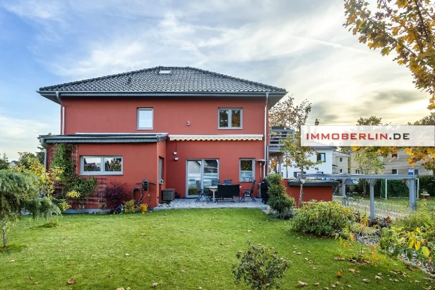 2.jpg - Haus kaufen in Hohen Neuendorf - IMMOBERLIN.DE -Moderne Stadtvilla mit 3 Wohnungen in sehr familienfreundlicher Lage – auch als Einfamilienhaus nutzbar