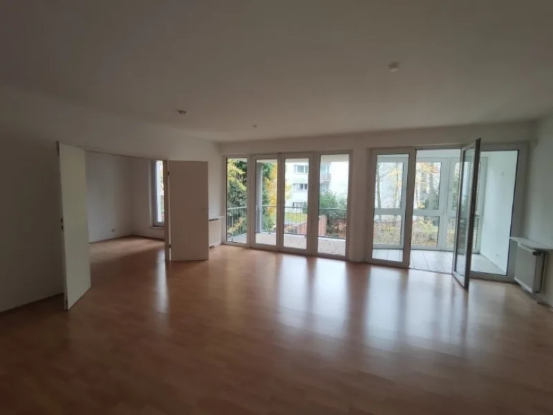 Wohnzimmer_Wintergarten - Wohnung kaufen in Berlin - Helle, Großzügige Eigentumswohnung in ruhiger Lage von Berlin