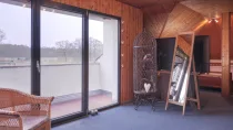 OG Master Schlafzimmer vorne mit Balkonzugang