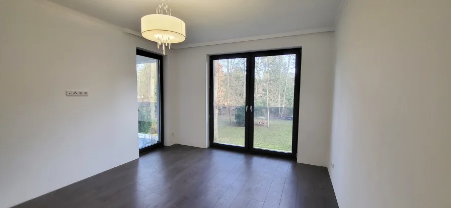 Zimmer mit Balkon 1. OG