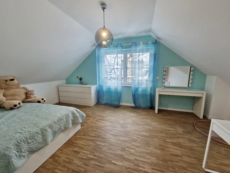 Schlafzimmer 3 OG