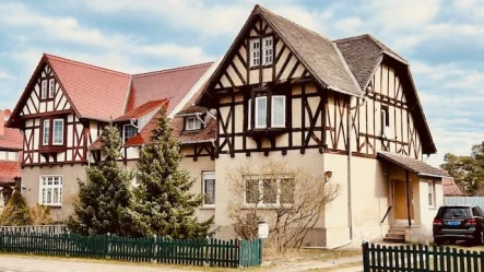 1 - Haus kaufen in Brück - **Historisches Gebäude in zentraler Lage ** Großes Grundstück **