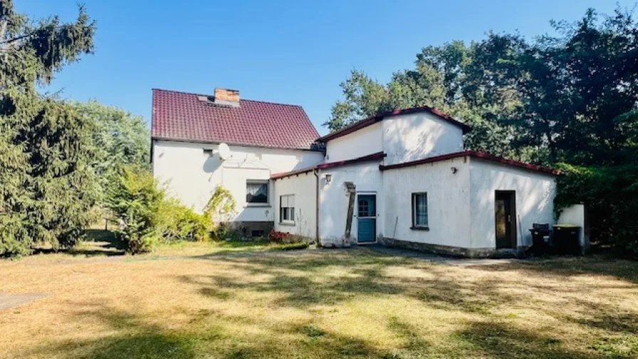 1 - Haus kaufen in Kloster Lehnin - Wohnhaus mit Werkstatt und NG auf großem Grundstück mit Wald