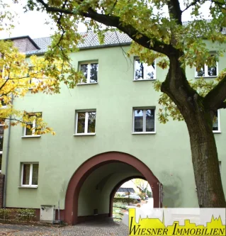 Zufahrt von der August-Bebel-Str.  - Haus kaufen in Frankfurt (Oder) - +++ Entdecken Sie Ihr neues ZUHAUSE +++ Ruhig und doch verkehrsgünstig gelegen !