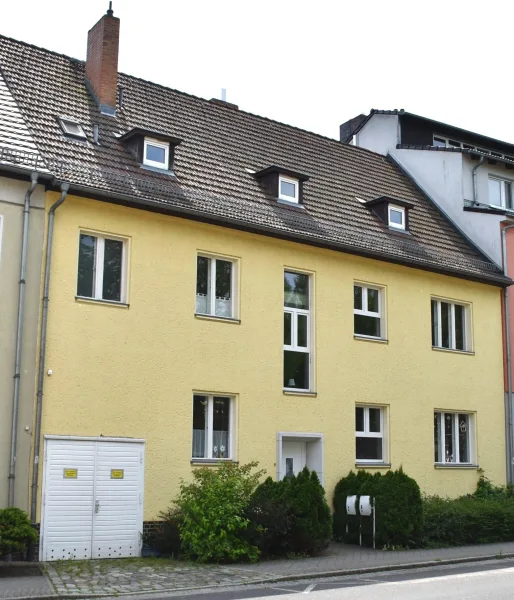 Ihr neues Zuhause liegt im EG - Wohnung kaufen in Frankfurt (Oder) - - RESERVIERT - 3-Zimmer-ETW mit Gartenanteil in bester Lage - Ihr neues Zuhause liegt im Erdgeschoss!