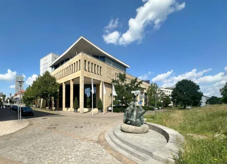 Gebäudeansicht - Büro/Praxis mieten in Frankfurt (Oder) - Büro mit Natur-/Oderblick - entspannte Aussicht vom Schreibtisch aus genießen, nachdenken und inspirieren lassen 