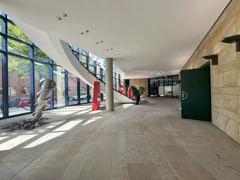 Eingangsbereich - Büro/Praxis mieten in Frankfurt (Oder) - Büro mit Natur-/Oderblick - entspannte Aussicht vom Schreibtisch aus genießen, nachdenken und inspirieren lassen 