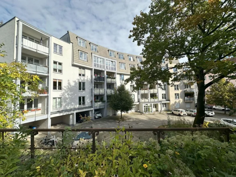 Vorderansicht - Wohnung mieten in Frankfurt (Oder) - WBS erforderlich ! Charmante DG-Maisonette-Wohnung mit Wintergarten + Stellplatz - Zentrumsnähe 