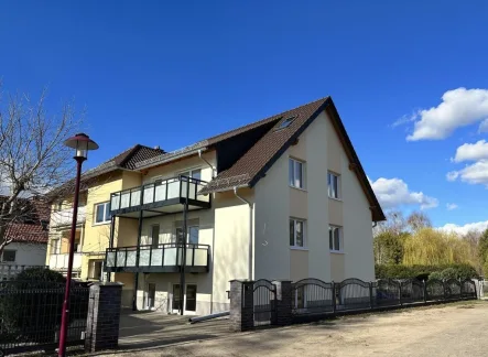 Straßenansicht - Wohnung mieten in Müllrose - BARRIEREFREI ! Natur pur ... Erholungsort Müllrose - Souterrain-Wohnung - See- und Waldnähe - grüne Umgebung