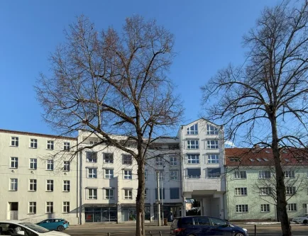 Straßenansicht - Wohnung mieten in Frankfurt (Oder) - FAHRSTUHL - Wohnung mit Flair - 3. OG - Pkw-Stellplatz - Stadtteil Westkreuz