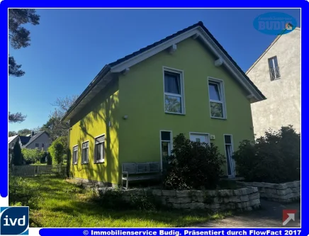 Ansicht - Haus kaufen in Neuenhagen - Neuwertiges, attraktives Einfamilienhaus mit Erdwärmepumpe